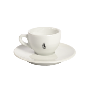 Weiße Cappuccino-Tasse mit passender Untertasse aus Porzellan.